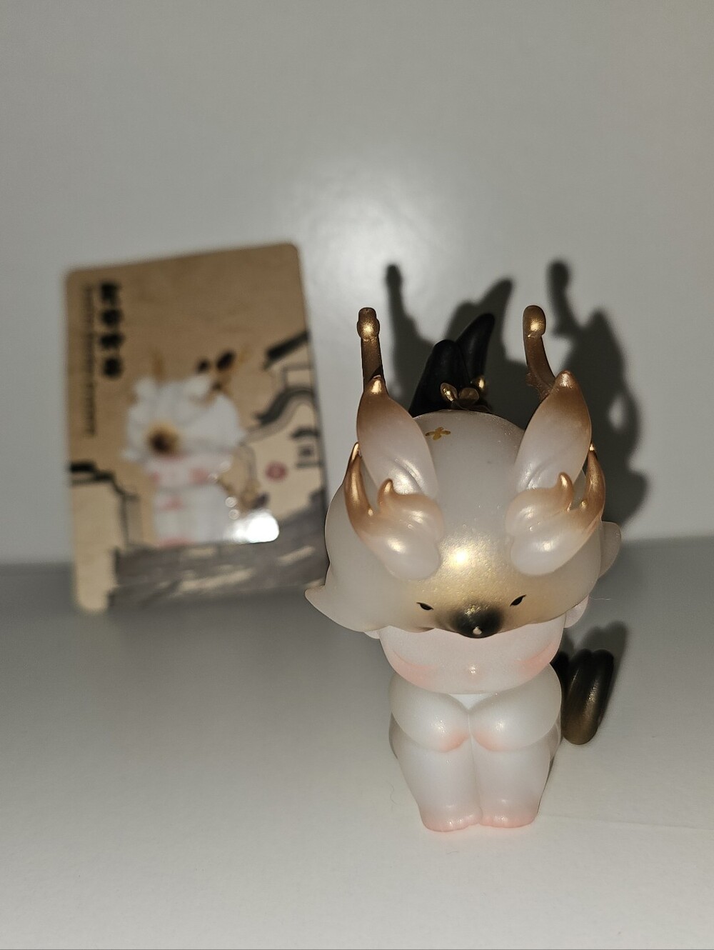 Dimoo World Stories In A Cup Rooftop Gaurdian Figure White Gold